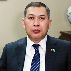 沙赫拉特·努雷舍夫           哈薩克斯坦駐華大使希望通過舉辦2017年世博會能夠對世界的能源作出相應的貢獻。